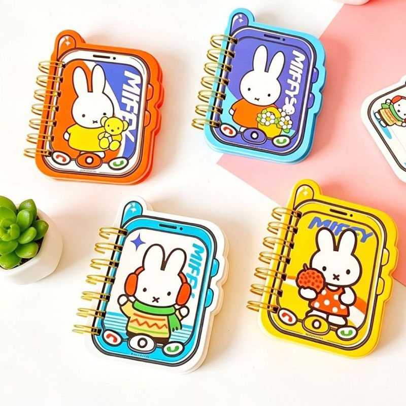 Anime Cosplay Coloring Pages - Uroczy notes Miffy w kształcie telefonu