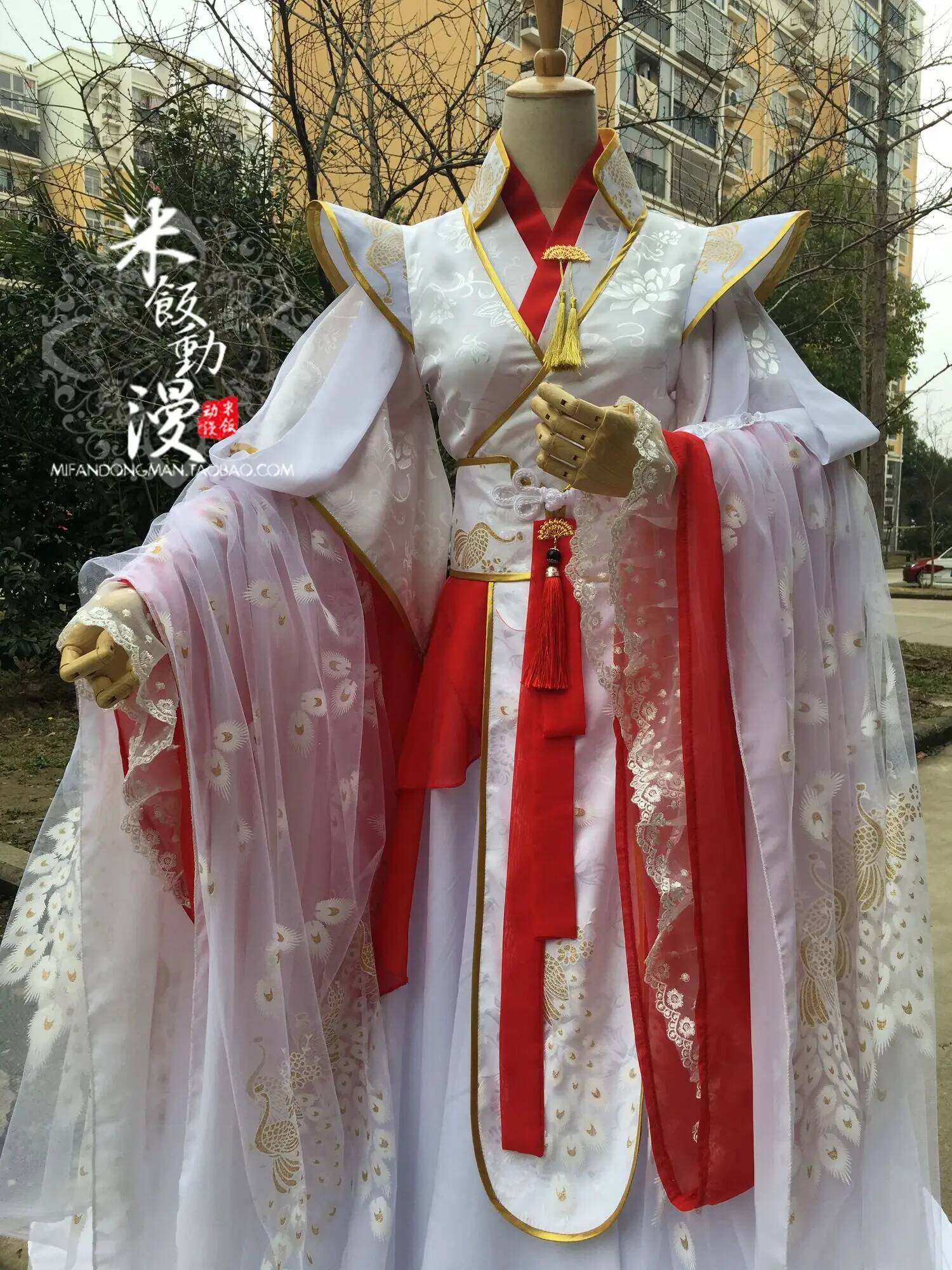 Oficery błogosławiają księcia  – Queen Anime Cosplay recenzja i cena