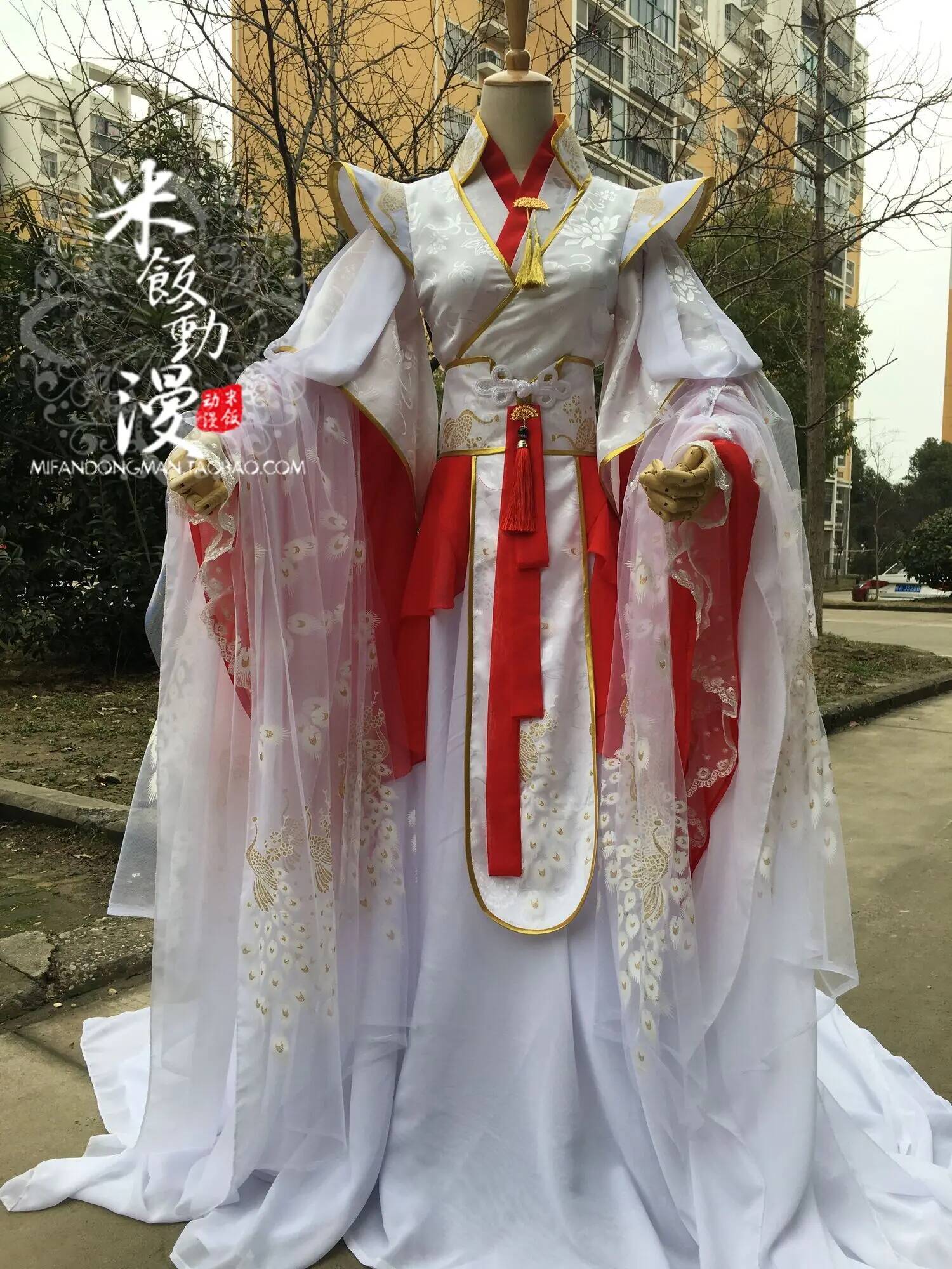 Oficery błogosławiają księcia  – Queen Anime Cosplay recenzja i cena